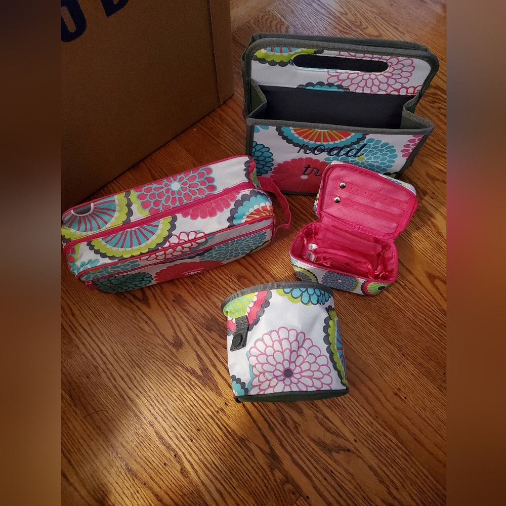 Thirty-One 4-Piece Bubble Bloom Design Bundle